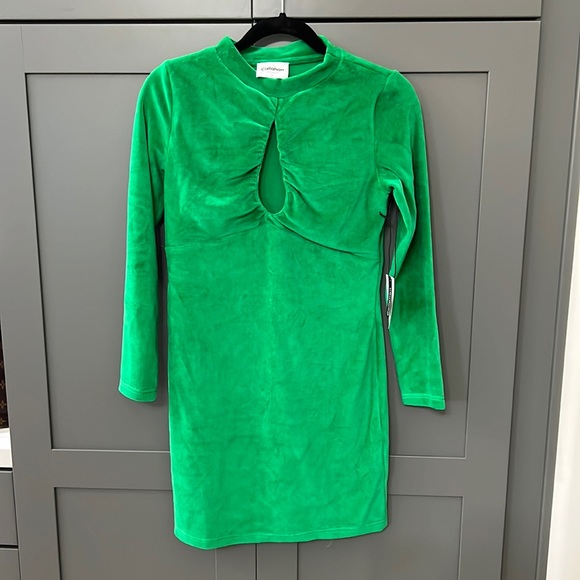 Revolve NWT{Callahan}Sz S Green Willa Mini Dress w/Long Sleeves &Bust Cutout - Picture 2 of 7